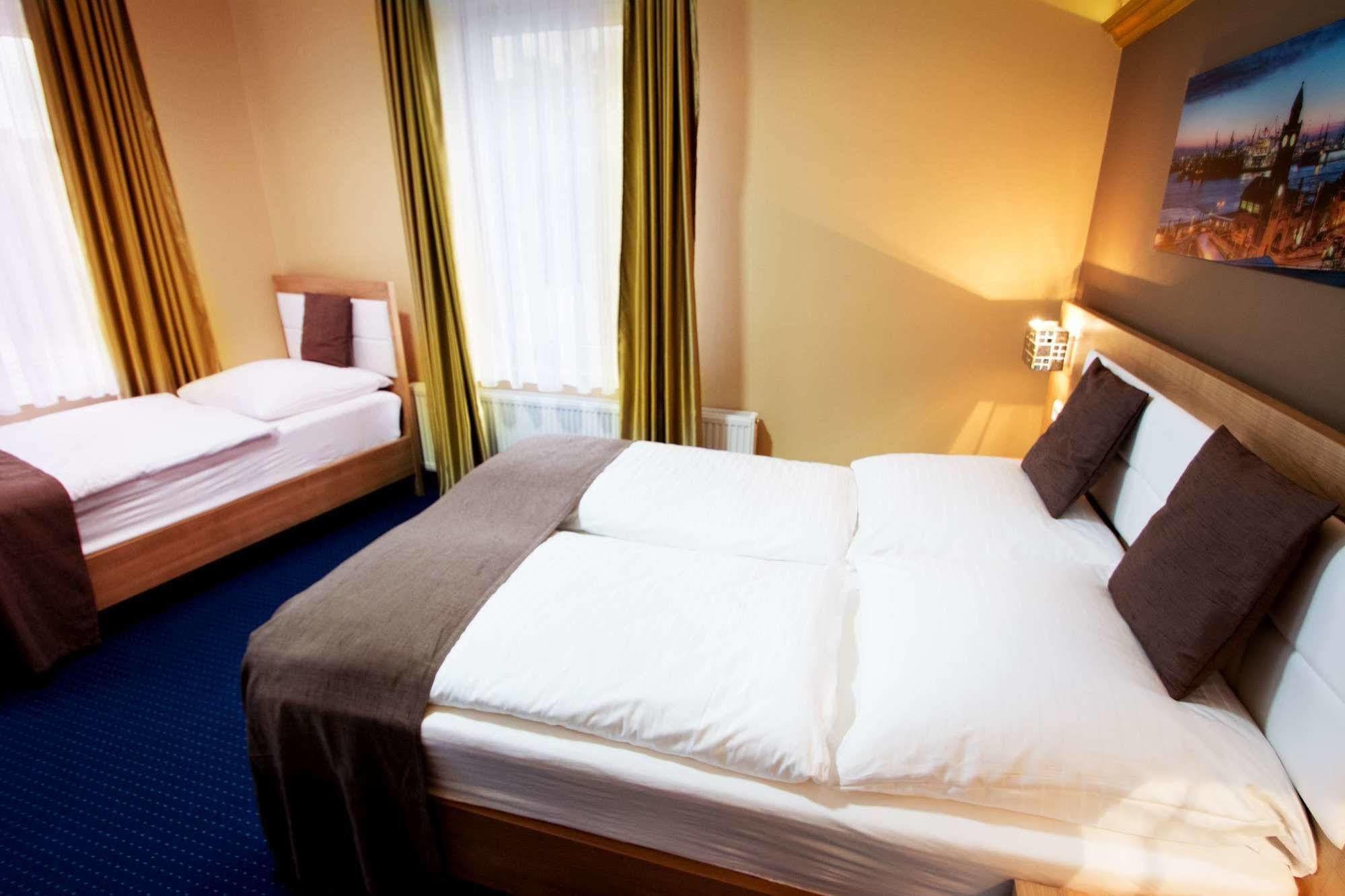C&S Hotel Pinneberg Extérieur photo