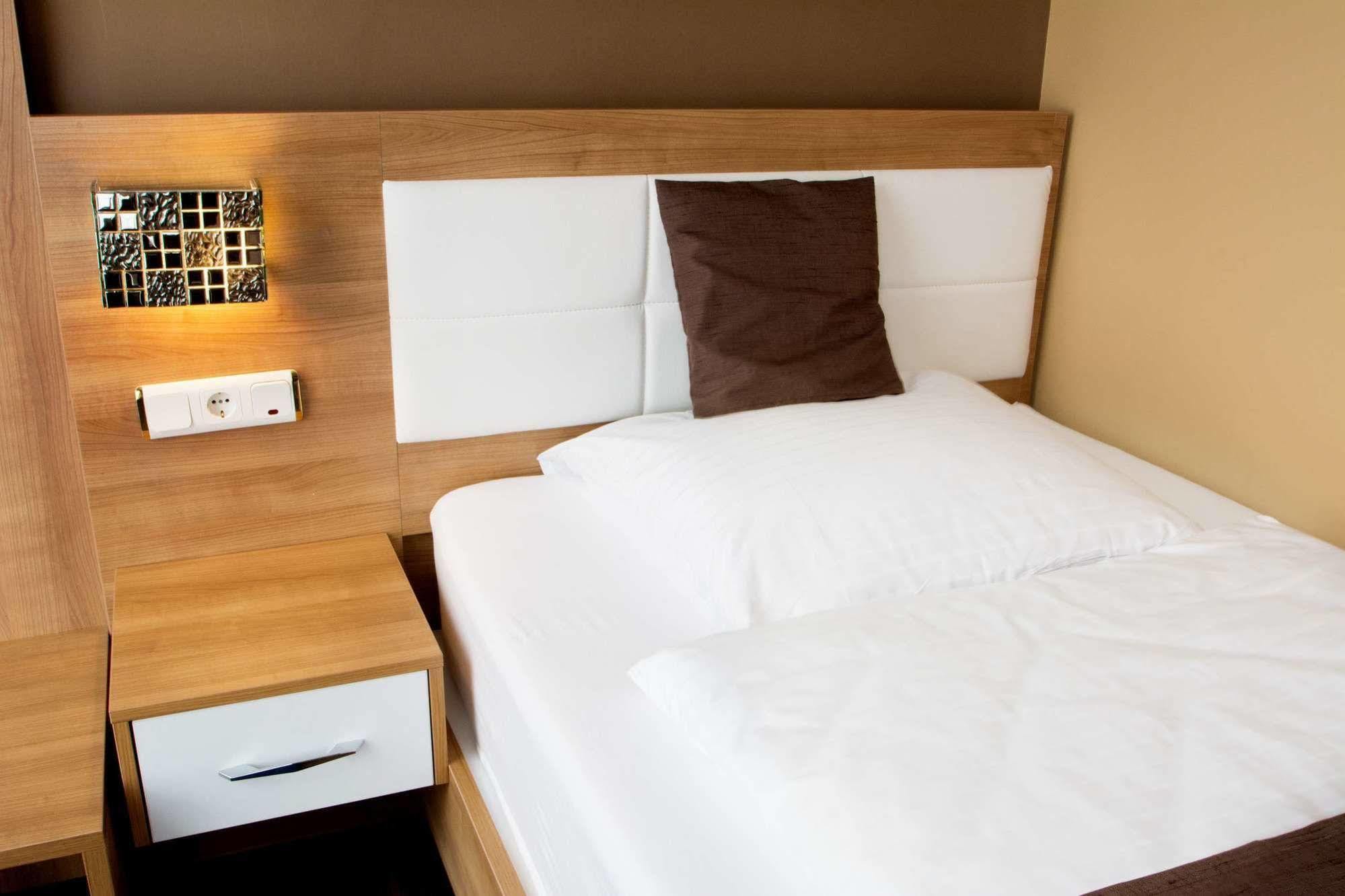 C&S Hotel Pinneberg Extérieur photo