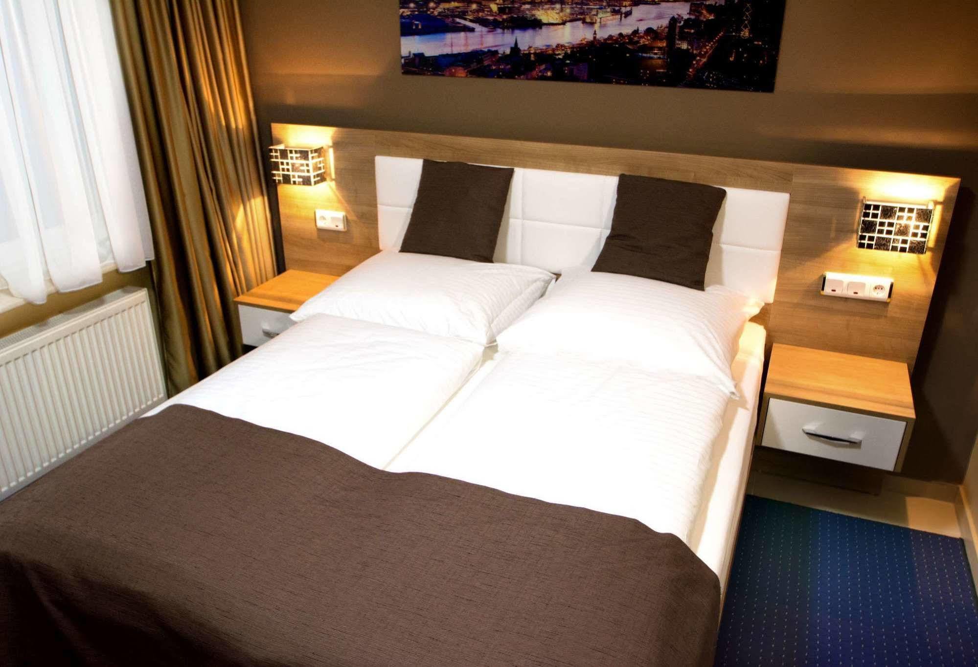 C&S Hotel Pinneberg Extérieur photo