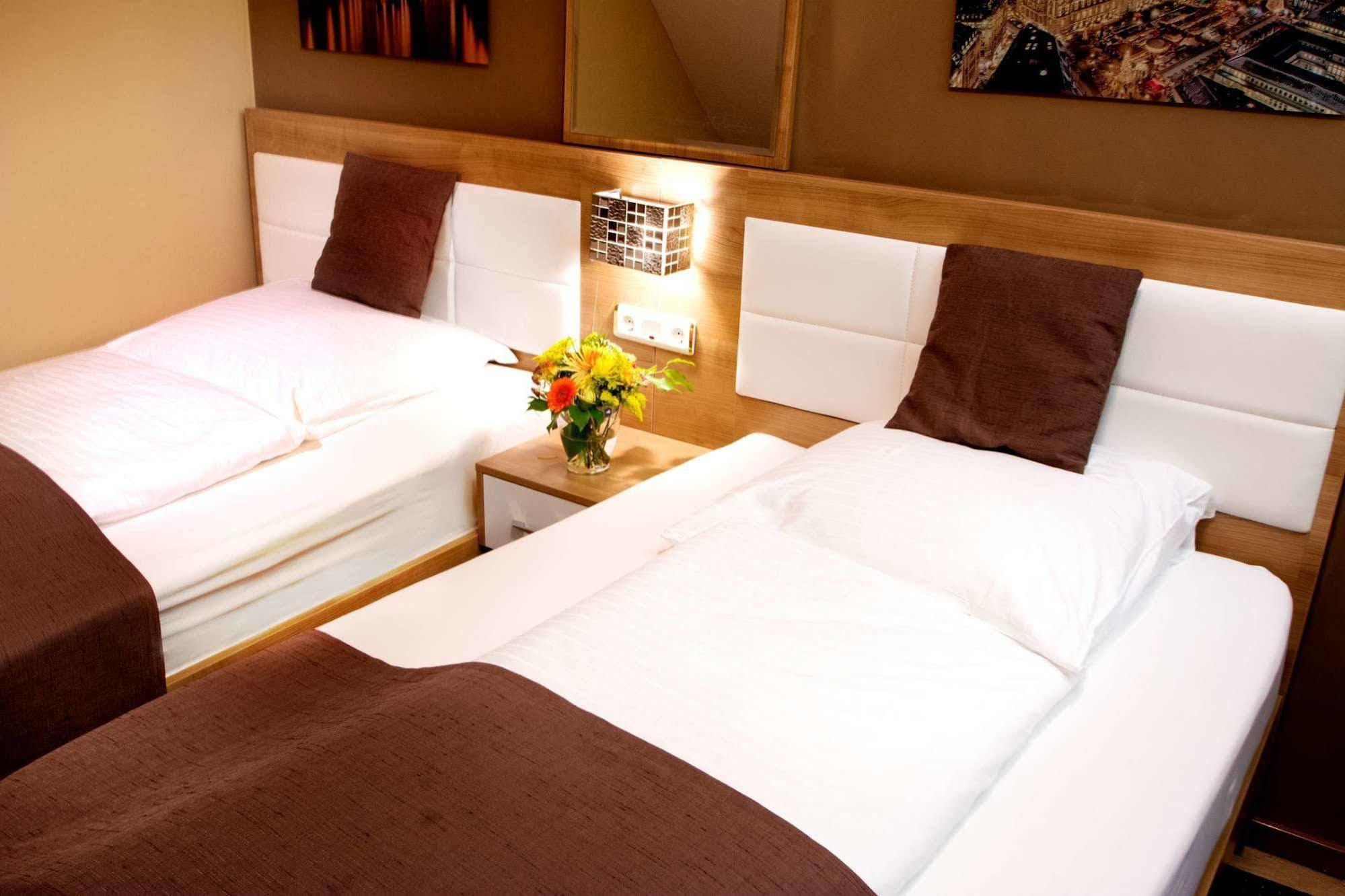 C&S Hotel Pinneberg Extérieur photo